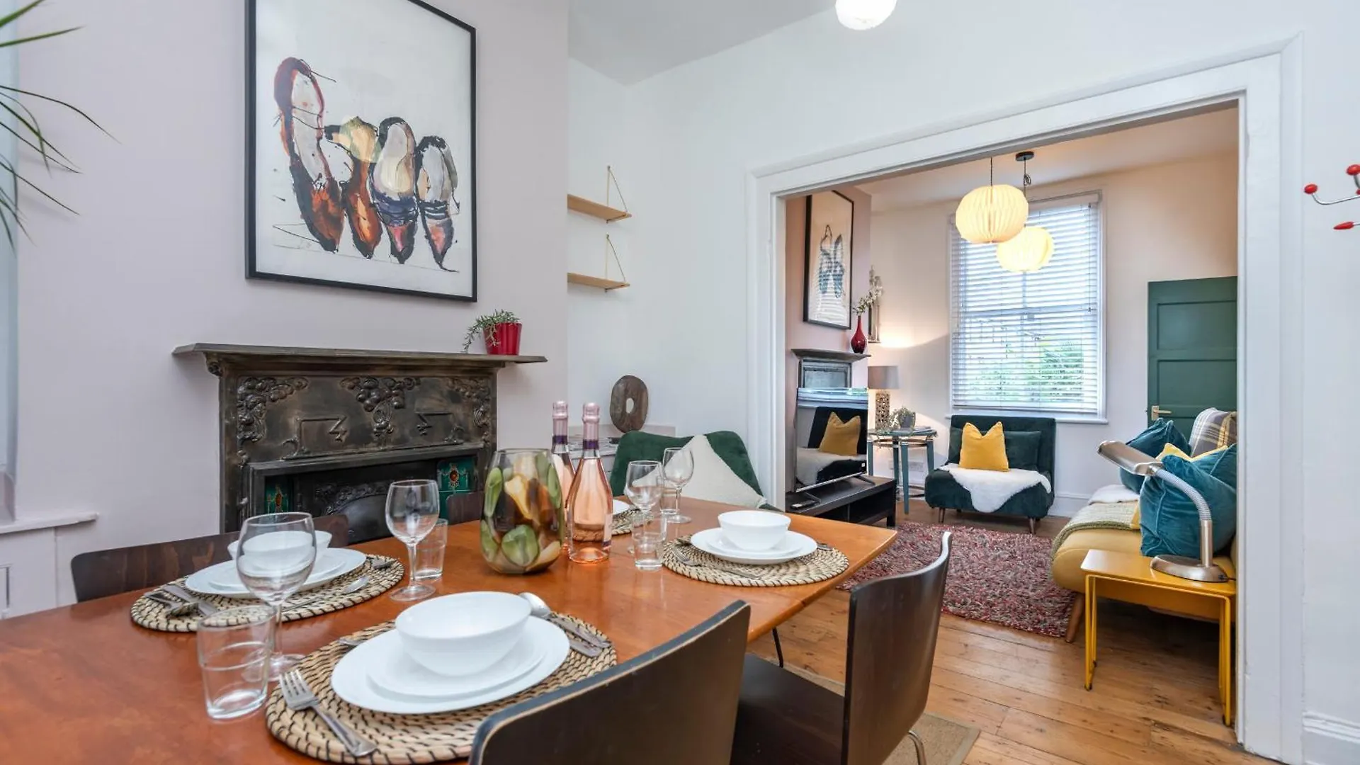 Chic 1-Bed Garden Flat, London, Convenient For Tower Bridge, Great Public Transport Apartment