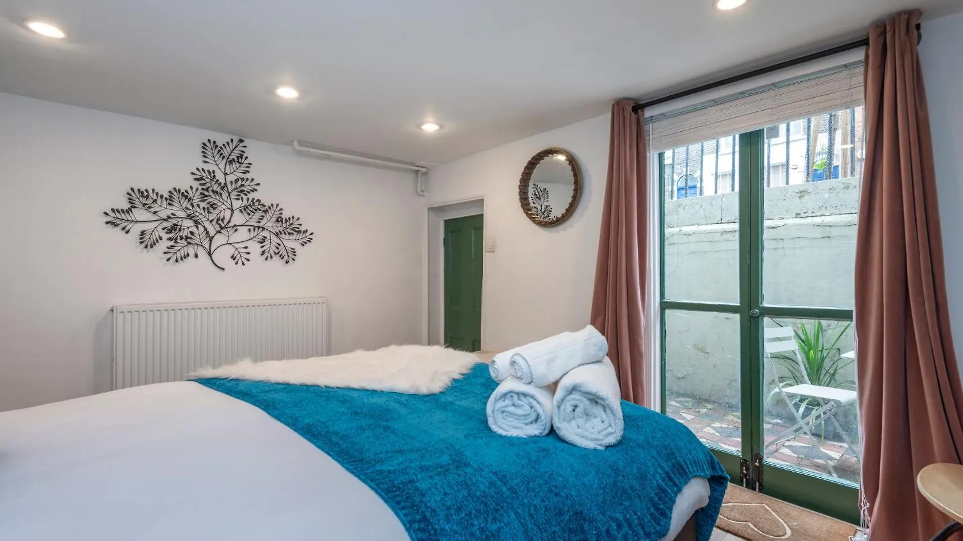 Chic 1-Bed Garden Flat, London, Convenient For Tower Bridge, Great Public Transport Apartment United Kingdom