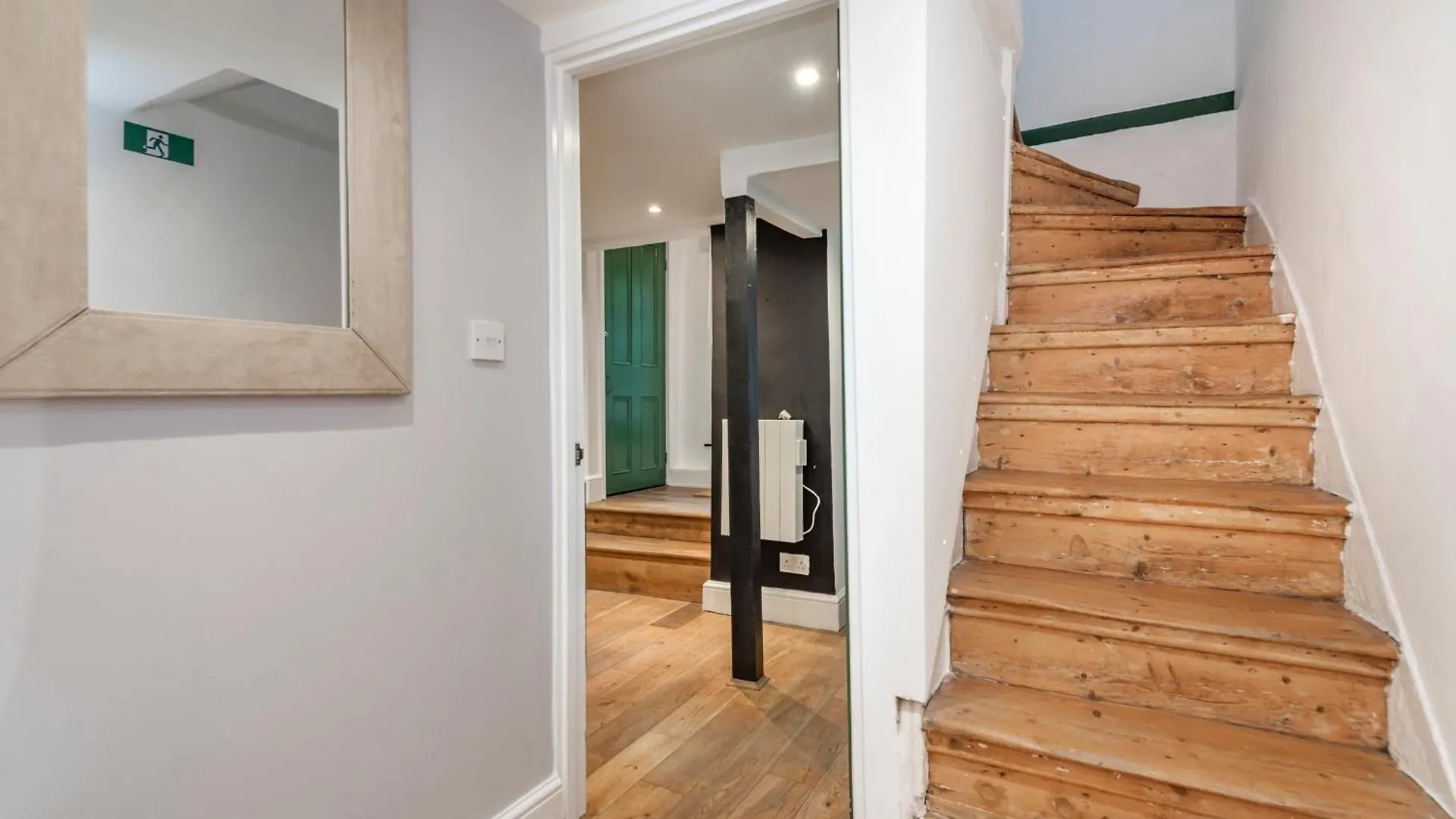 Chic 1-Bed Garden Flat, London, Convenient For Tower Bridge, Great Public Transport Lägenhet 0*, London